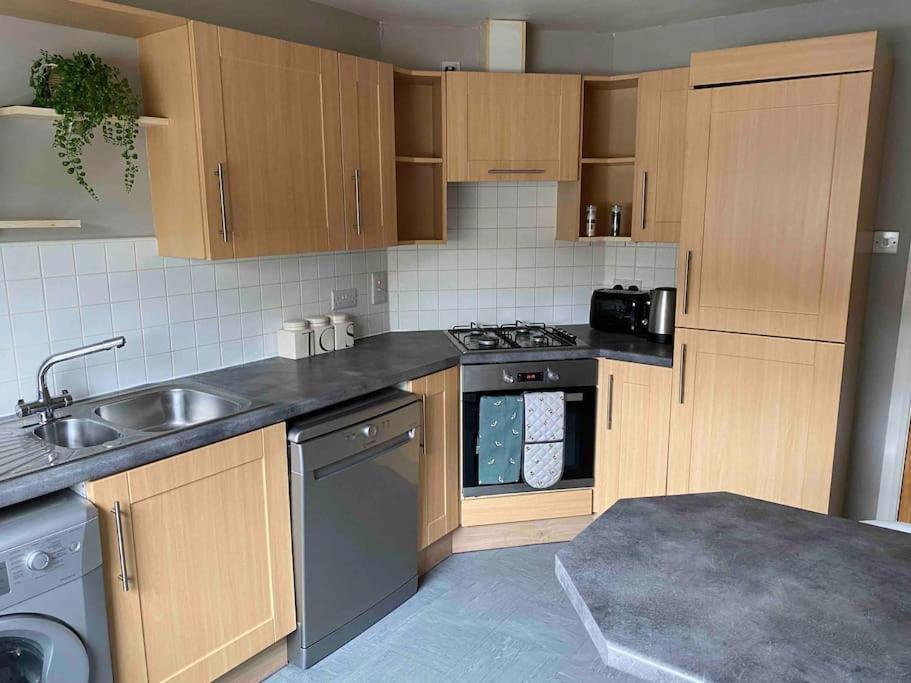 Spacious Ground Floor 2 Bed By Lains Lettings Aberdeen Exterior photo